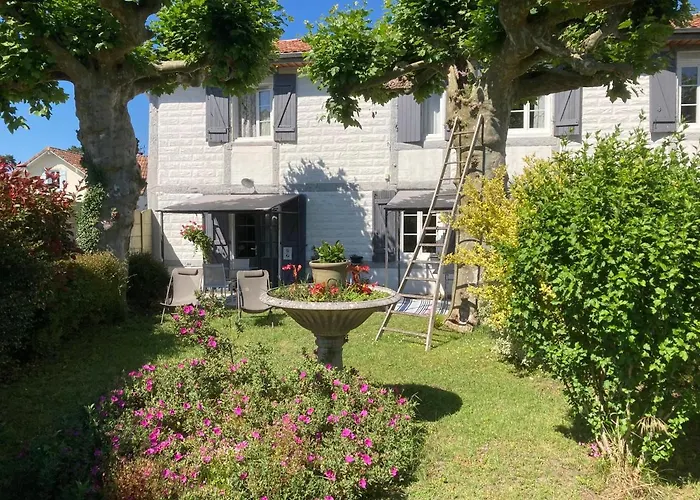 Avec Jacuzzi Privatif A Proximite De L'ocean סן-ז'וליין-אן-בורן